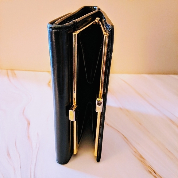Salvatore Ferragamo Black Patent Leather Wallet β Pristine Preloved Condition - Picture 8 of 12